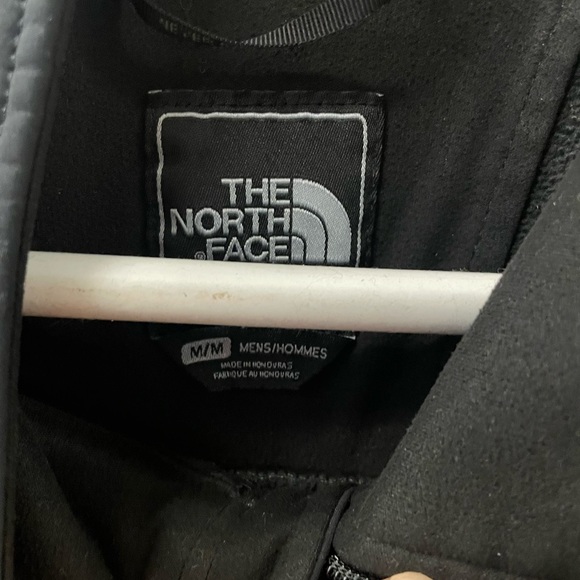 North face windbreaker jacket - Picture 3 of 3